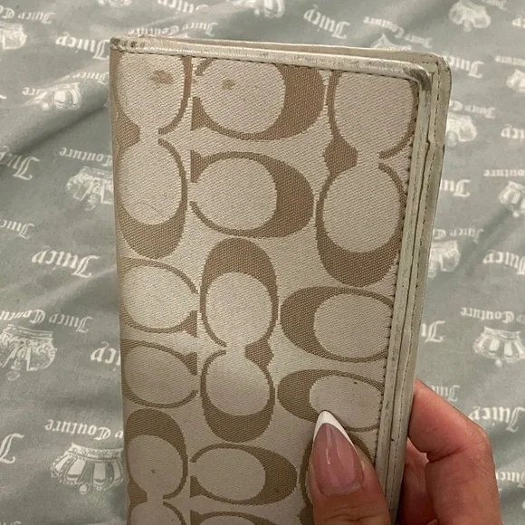 Coach Tan Signature wallet flap - Picture 7 of 7